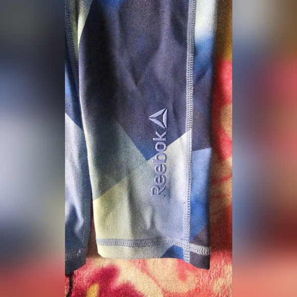 2 Reebok Women's Printed High Rise 7/8 Leggings With Side Pockets. - Picture 8 of 15